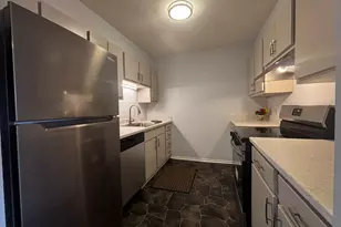 753 Clubhouse Dr, Ypsilanti, MI 48197 - Photo 7