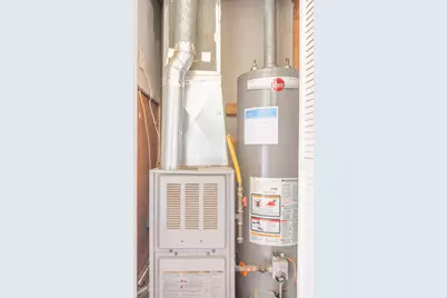 241 N 26th Street, Springfield, MI 49037 - Photo 21