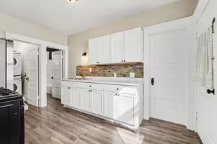 892 W Forest Ave, Muskegon, MI 49441 - Photo 9