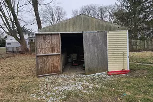 214 E Walnut St, Albion, MI 49224 - Photo 3