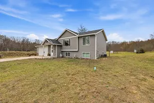 6855 Dale Ct, Fennville, MI 49408 - Photo 1