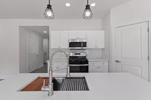 2010 Green Acres Dr, Adrian, MI 49221 - Photo 11