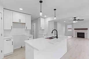 2016 Green Acres Dr, Adrian, MI 49221 - Photo 5