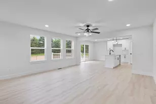 2016 Green Acres Dr, Adrian, MI 49221 - Photo 9