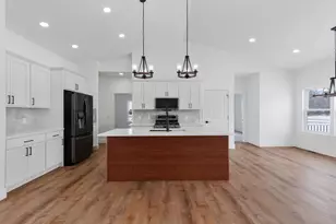 4909 Schmitz Ct, Adrian, MI 49221 - Photo 5