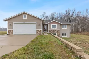 3905 Sunset View, Wayland, MI 49348 - Photo 3