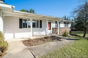 260 Vine St SE, Caledonia, MI 49316 - Photo 5