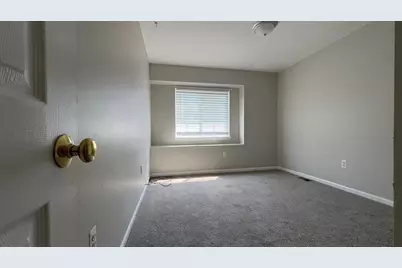 1426 Crimson Way, Walled Lake, MI 48390 - Photo 15