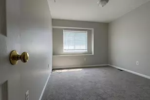 1426 Crimson Way, Walled Lake, MI 48390 - Photo 15