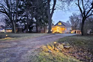 57751 Grand River Ave, New Hudson, MI 48165 - Photo 3