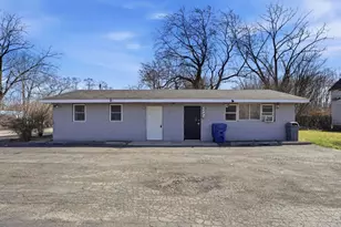 107 S Crystal Ave, Benton Harbor, MI 49022 - Photo 1