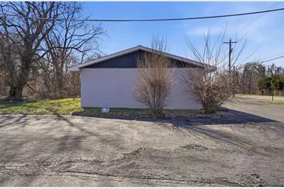 107 S Crystal Avenue, Benton Harbor, MI 49022 - Photo 23