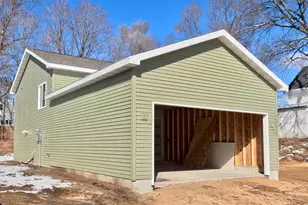 216 Leonard St, Belding, MI 48809 - Photo 3