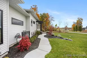 9465 Wabasis Pointe Dr NE, Greenville, MI 48838 - Photo 11