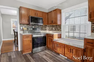 3474 McCracken St, Norton Shores, MI 49441 - Photo 9