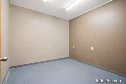 4211 Division Avenue N, Comstock Park, MI 49321 - Photo 13