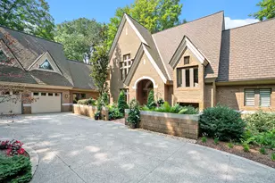 5285 N Lakeshore Dr, Holland, MI 49424 - Photo 3