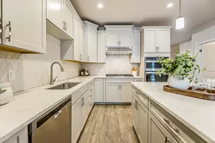 3077 N Spurway Dr, Ann Arbor, MI 48105 - Photo 11