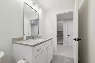 1053 Canterbury St, Birmingham, MI 48009 - Photo 51