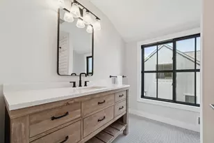 1053 Canterbury St, Birmingham, MI 48009 - Photo 43