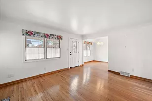 1218 Roslyn Rd, Grosse Pointe Woods, MI 48236 - Photo 27