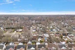 1218 Roslyn Rd, Grosse Pointe Woods, MI 48236 - Photo 19