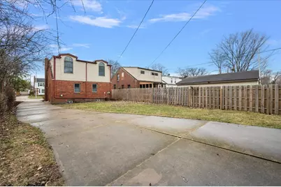 1218 Roslyn Road, Grosse Pointe Woods, MI 48236 - Photo 13