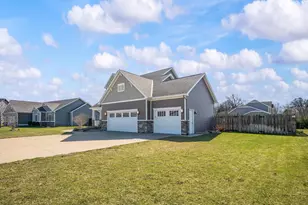 1835 Fox Prairie Rd, Saint Joseph, MI 49085 - Photo 5