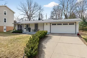 1621 Peach St, Ann Arbor, MI 48105 - Photo 3