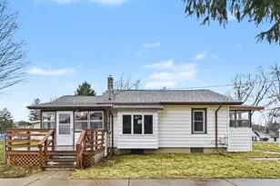 1015 Pearl St, Lansing, MI 48906 - Photo 3