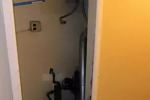 6121 Plainview Ave, Detroit, MI 48228 - Photo 13