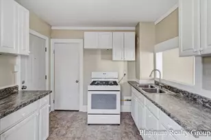 254 W Southern Ave, Muskegon, MI 49441 - Photo 15