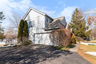 5958 Lohr Lake Dr, Ann Arbor, MI 48108 - Photo 5