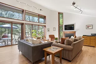 3635 Fox Hunt Dr, Ann Arbor, MI 48105 - Photo 5