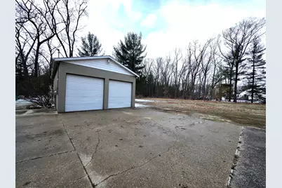 673 S Wolf Lake Road, Muskegon, MI 49442 - Photo 3