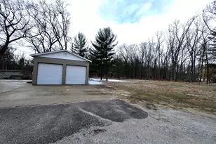 673 S Wolf Lake Rd, Muskegon, MI 49442 - Photo 5