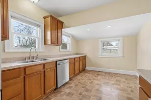 415 Winifred Ave, Lansing, MI 48917 - Photo 11