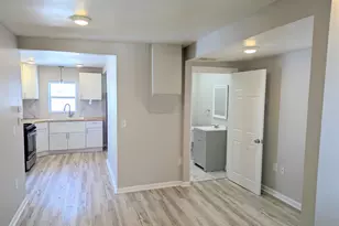 1402 North Ave NE, Grand Rapids, MI 49505 - Photo 13