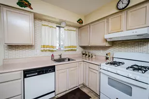 2474 Carriage Ct, Ypsilanti, MI 48197 - Photo 11