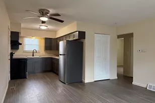 63 Maplecrest Dr, Howell, MI 48843 - Photo 3