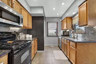 221 N Higby St, Jackson, MI 49202 - Photo 21