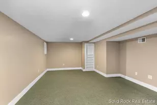 5817 Country View Dr, Allendale, MI 49401 - Photo 11