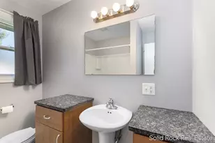 5817 Country View Dr, Allendale, MI 49401 - Photo 9