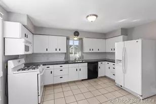 5817 Country View Dr, Allendale, MI 49401 - Photo 5