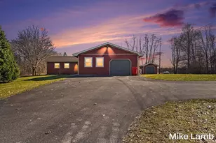 822 W 60th St, Newaygo, MI 49337 - Photo 1