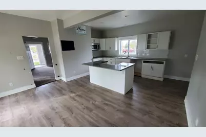 913 N Monroe Street SE, Lowell, MI 49331 - Photo 3