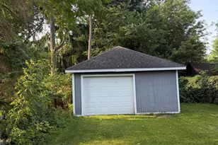609 Webb St, Jackson, MI 49202 - Photo 3