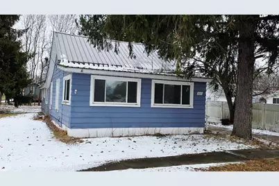 321 S 4th Street, Edmore, MI 48829 - Photo 1