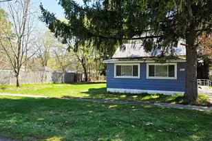 321 S 4th St, Edmore, MI 48829 - Photo 1