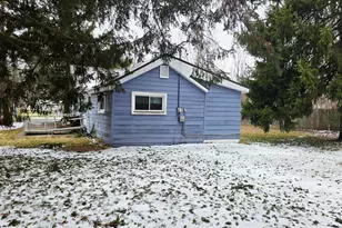 321 S 4th St, Edmore, MI 48829 - Photo 21